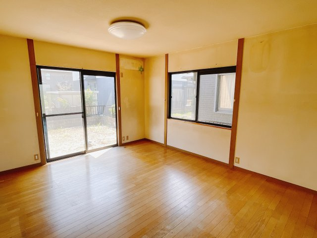 【中古戸建】佐波郡玉村町の居間・リビング|■リビング