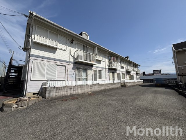 メゾンフローレンスの駐車場