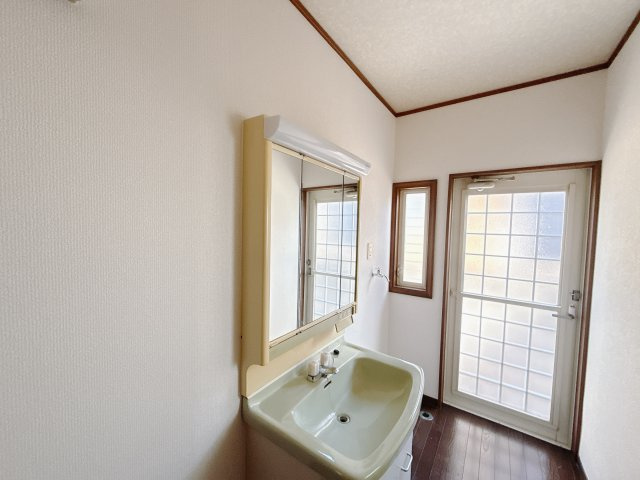 【中古戸建】前橋市日吉町2丁目の独立洗面台|■洗面室