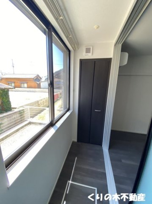 【バルコニー】 | フィオ－レ | 反転タイプのお部屋の写真です（現況を優先致します）