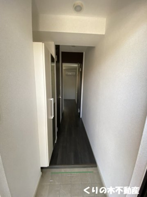 【玄関】 | フィオ－レ | 反転タイプのお部屋の写真です（現況を優先致します）