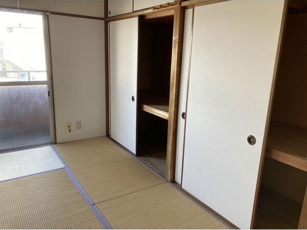 菱野ビルの収納