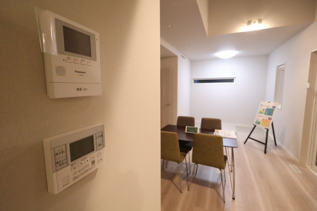 《仲介手数料無料》久喜市本町５丁目4-21(3号棟)新築一戸建てスマート・ワンシティのセキュリティ|撮影日 2025年10月11日 16:00 雨