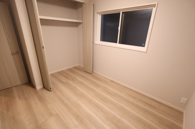 【洋室】 | 《仲介手数料無料》久喜市本町５丁目4-21(3号棟)新築一戸建てスマート・ワンシティ | 撮影日 2025年10月11日 16:00 雨