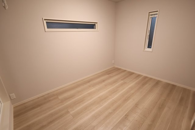 【洋室】 | 《仲介手数料無料》久喜市本町５丁目4-21(3号棟)新築一戸建てスマート・ワンシティ | 撮影日 2025年10月11日 16:00 雨