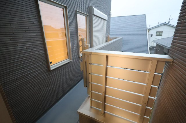 【バルコニー】 | 《仲介手数料無料》久喜市本町５丁目4-21(3号棟)新築一戸建てスマート・ワンシティ | 撮影日 2025年10月11日 16:00 雨
