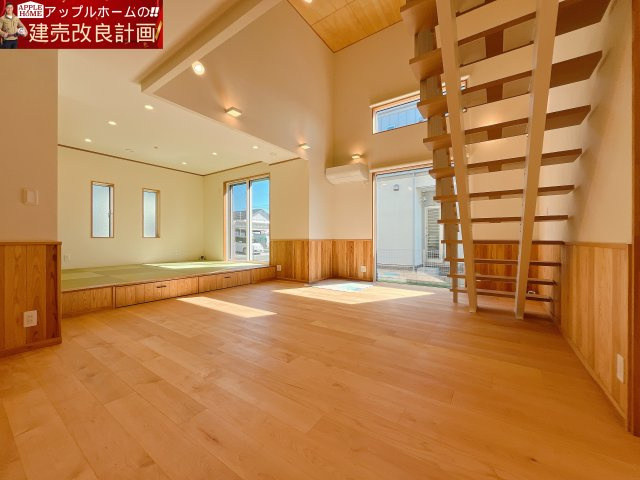 熊谷市新島　戸建の居間・リビング