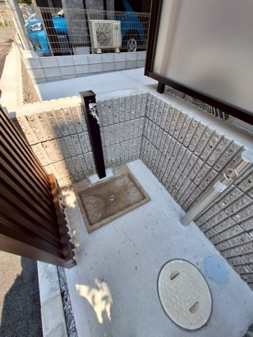 エンゼルハイム市川のその他共用部分|★ペット専用足の洗い場★