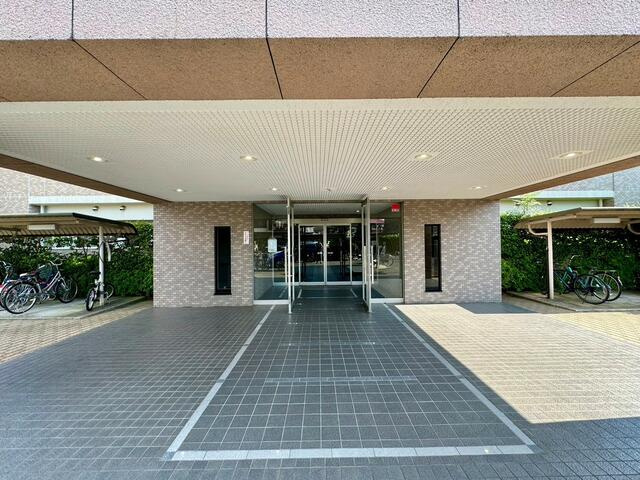 ナイスステージ宇都宮参番館のエントランス