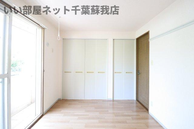 グランメール葛城の寝室|ゆとりの広さです