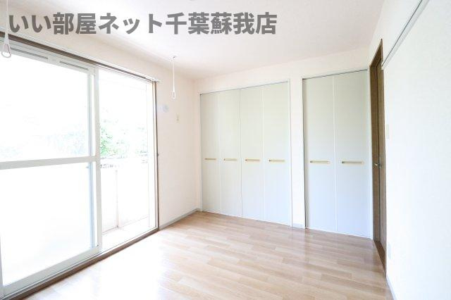 グランメール葛城の洋室|明るい洋室です