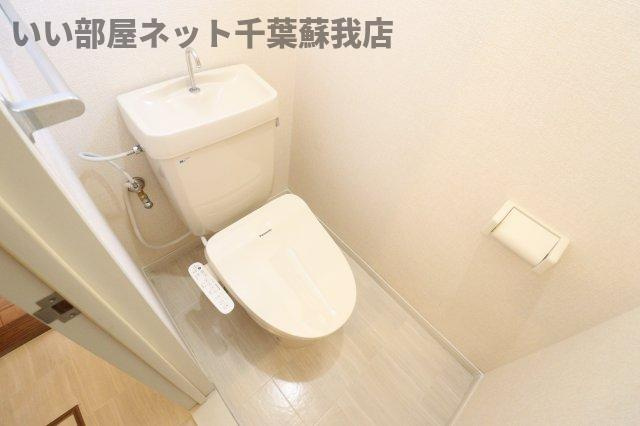 グランメール葛城のトイレ|落ち着いた色調のトイレです