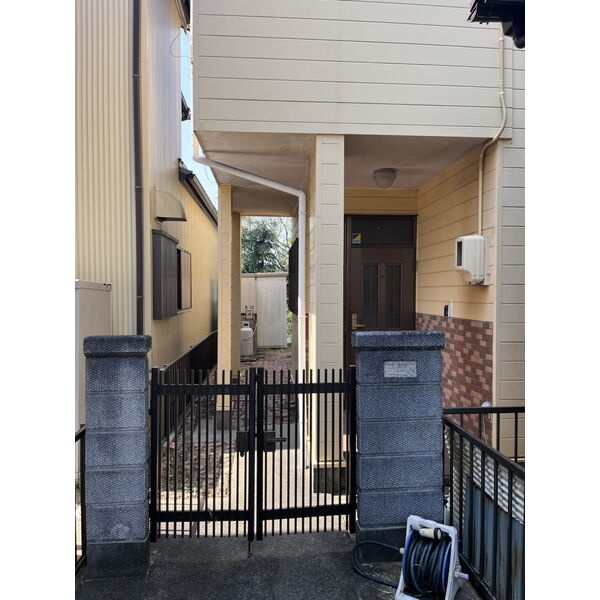 河和古屋敷戸建の玄関