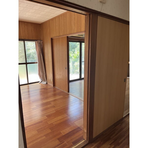 河和古屋敷戸建の居間・リビング