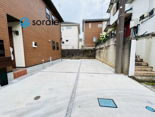 入間市南峯　新築戸建の駐車場