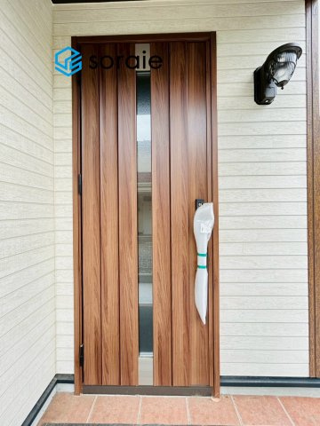 入間市南峯　新築戸建の玄関