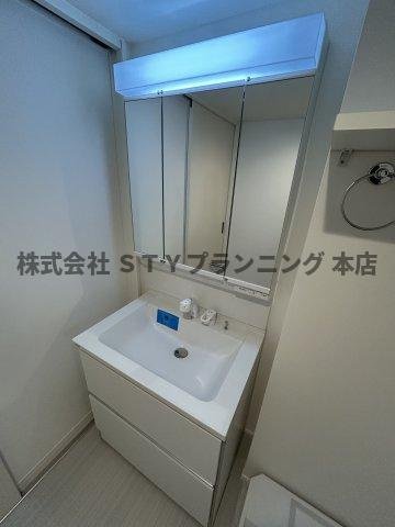 仲介手数料０円！ハーモニーテラス六番町の独立洗面台