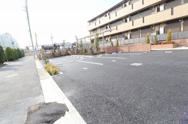 グレイス コートの駐車場