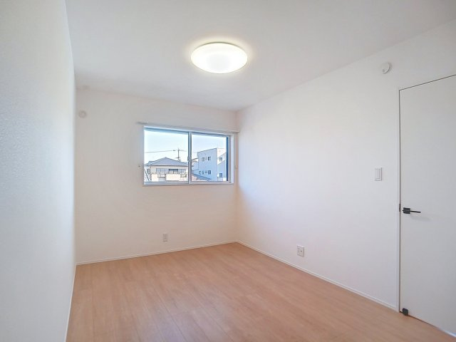 宇土市新町１丁目の中古一戸建の洋室|6帖の洋室は書斎や趣味のお部屋としてご利用いただけます♪
