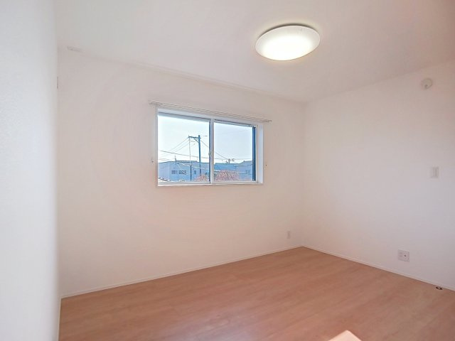 宇土市新町１丁目の中古一戸建の洋室|プライベートシーンを演出する、やすらぎとくつろぎの空間。
