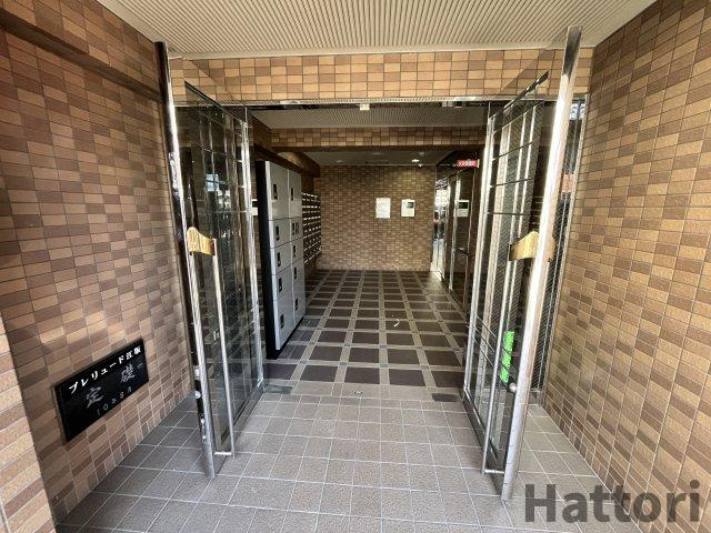 プレリュード江坂のエントランス