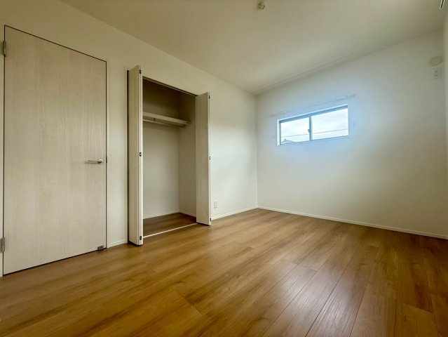 高知市桟橋通建売③の玄関