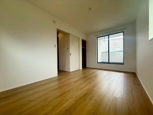 高知市桟橋通建売③の洋室