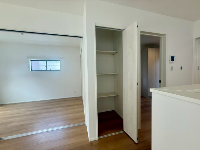 高知市桟橋通建売③の洋室|1階洋室