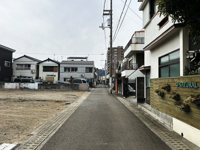 桟橋通③　新築戸建住宅の前面道路含む現地写真