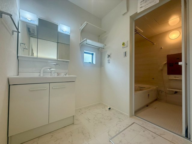 高知市桟橋通建売③の浴室