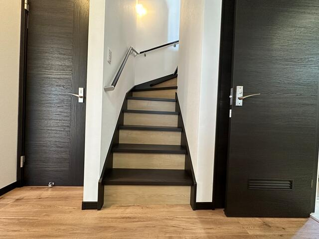 富士宮市星山の中古一戸建|階段周辺