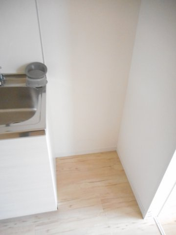 アルバのその他|冷蔵庫置場