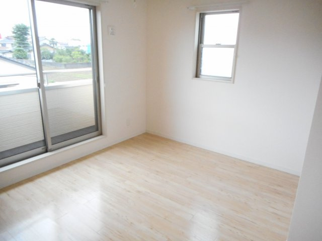 アルバの内装|明るい色調の室内です