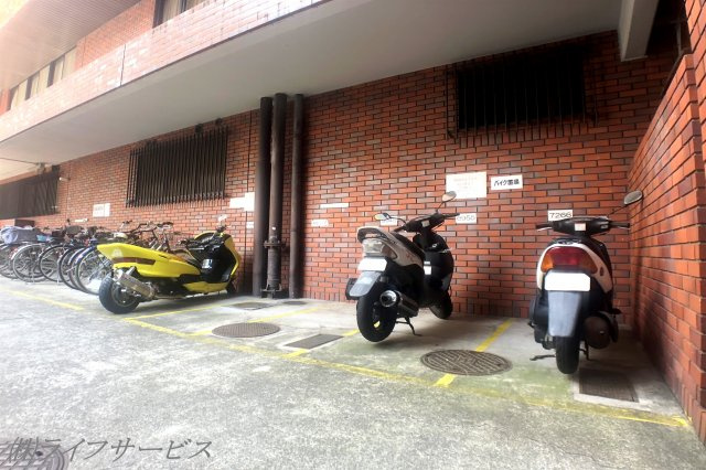 【その他共用部分】 | 北大阪ハイツ | バイク置場