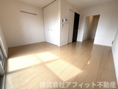 【居間・リビング】 | ドルチェ城南 | 洋室11.7帖