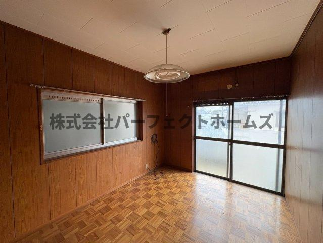 山之上5丁目戸建　賃貸の居間・リビング|居間です