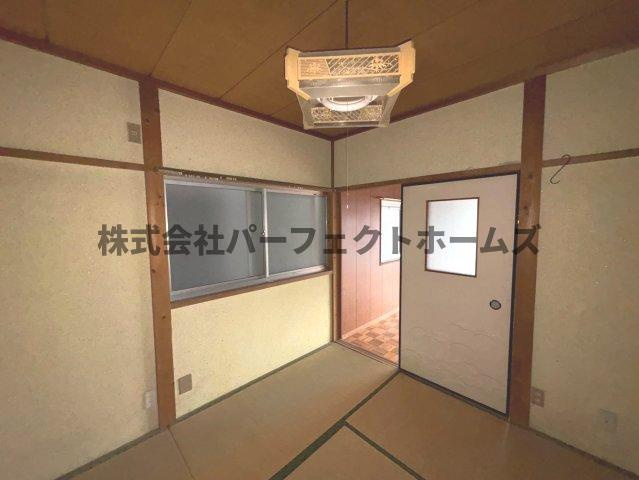山之上5丁目戸建　賃貸の和室|落ち着いた雰囲気の和室付きです