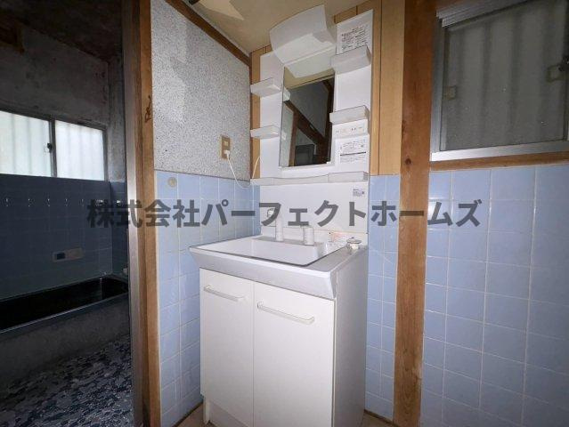 山之上5丁目戸建　賃貸の洗面所|使いやすい洗面所です