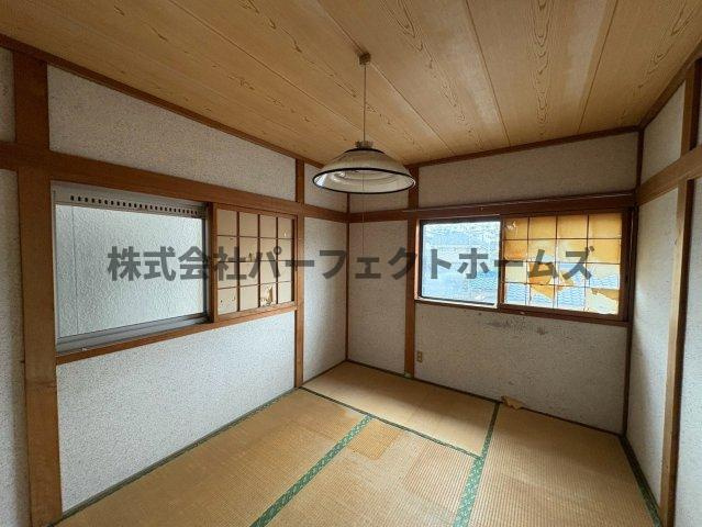 山之上5丁目戸建　賃貸の和室|畳の上でゆっくりとくつろげる和室です