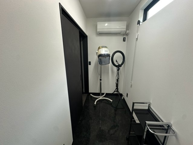 舞木町貸店舗の玄関