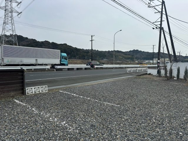舞木町貸店舗の駐車場