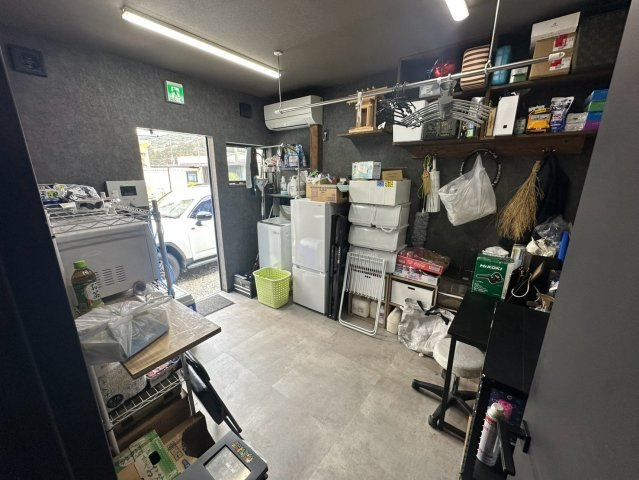 舞木町貸店舗の内装