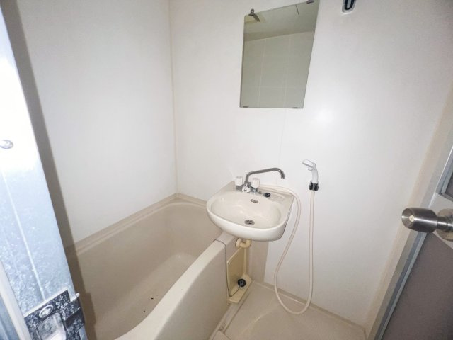 JJBASE西加賀屋の浴室