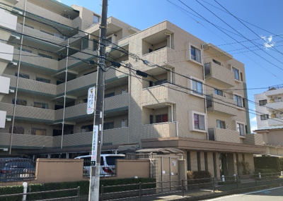 【外観】 | クレアコート東林間 | ＳＲＣ造は強度や耐震性の面でもRC造と比べて優れています。そのため、10階建以上の高層または超高層マンションなどの建築にも多く採用されています。柱や梁などのサイズが小さくても高い耐震性を確保できます。