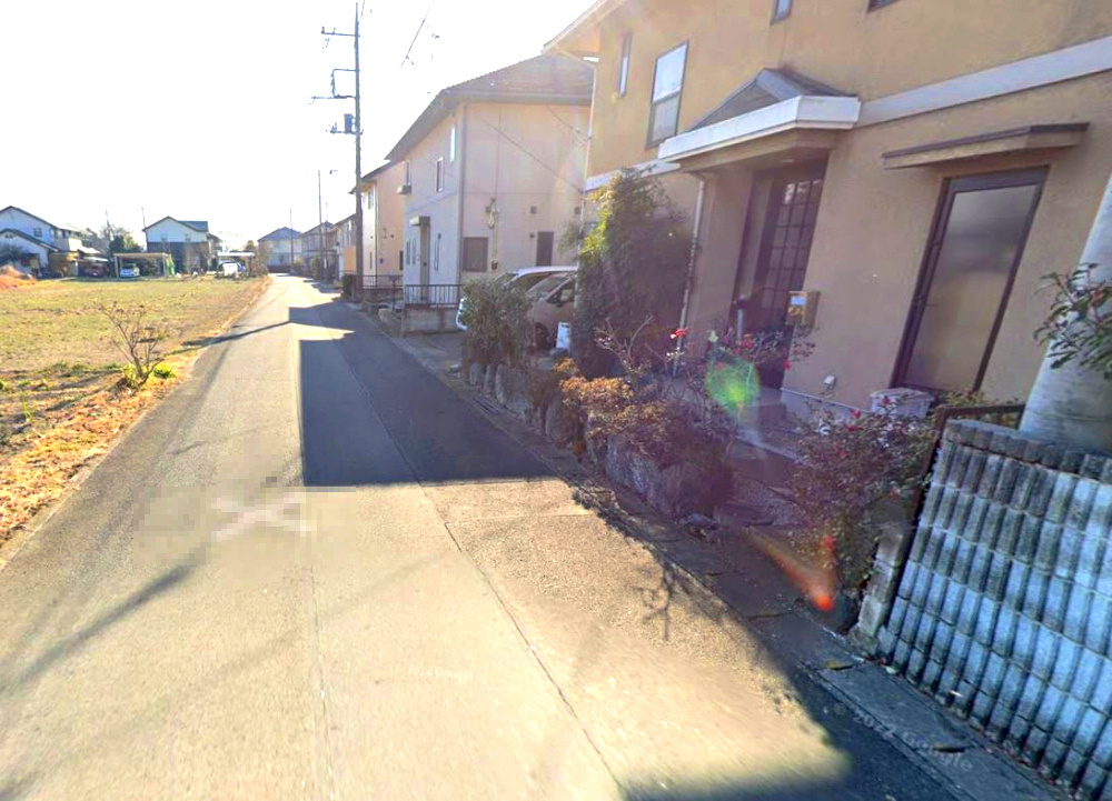 玉村町斎田　中古1080の前面道路含む現地写真