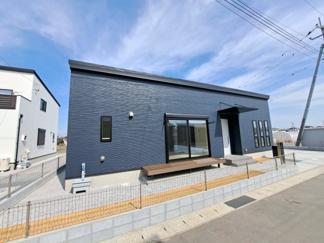 新築　富岡市中高瀬　3号棟の外観|現地写真　完成しました！ご内覧はお気軽に027-395-0005までお電話くださいませ♪