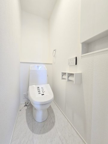 リナージュ　瑞穂町二本木　新築　全5棟　3号棟のトイレ