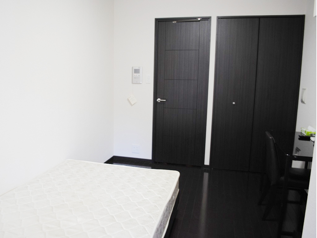 フェニックス伊勢佐木町の内装|明るい色調の室内です