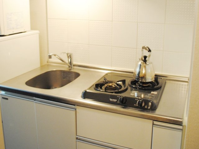 フェニックス伊勢佐木町の内装|明るい色調の室内です