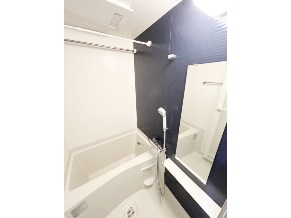 プレセダンヒルズ八王子の内装|明るい色調の室内です